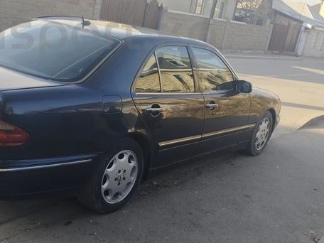 Mercedes-Benz E-Class, 2001 — сүрөт 3