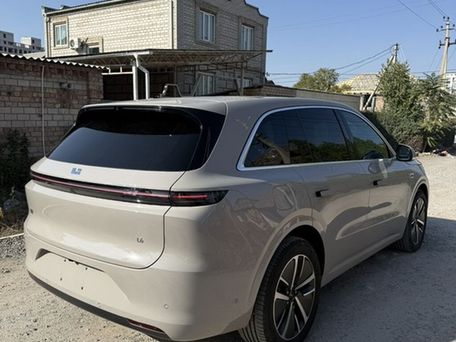Li Auto (Lixiang) L6, 2025 — 照片 2
