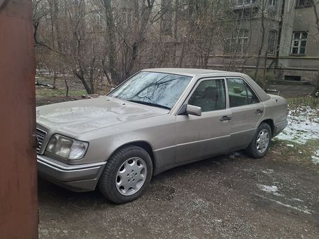 Mercedes-Benz E-Класс, 1994 — photo 5