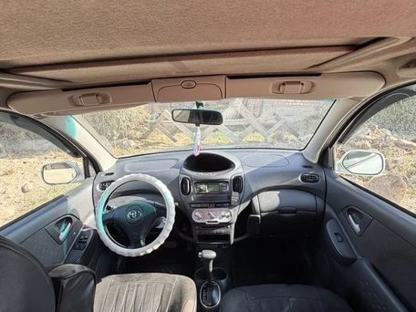 Toyota FunCargo, 2004 — photo 12