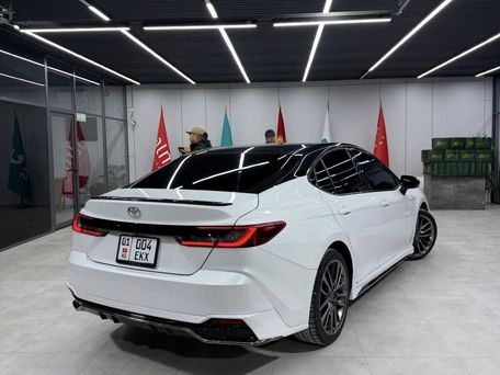 Toyota Camry, 2024 — 照片 4
