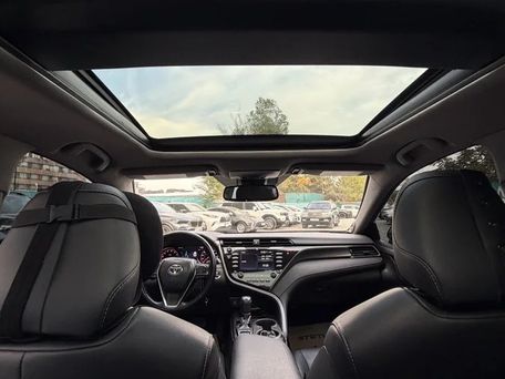 Toyota Camry, 2018 — 照片 4