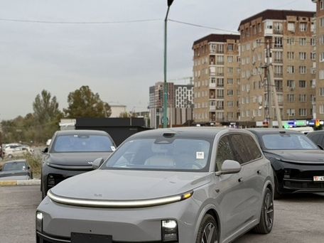 Li Auto (Lixiang) L9, 2025 — 照片 1