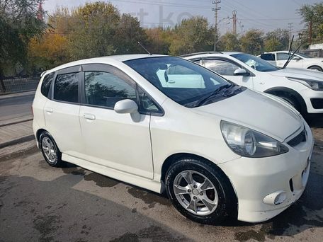 Honda Fit, 2003 — photo 2