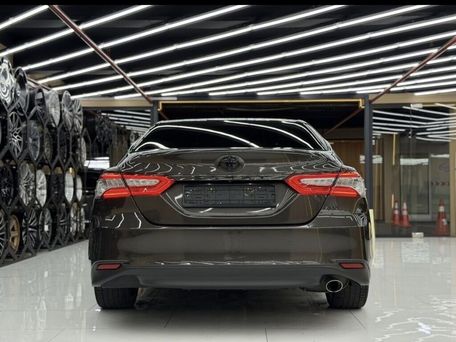 Toyota Camry, 2018 — 照片 6