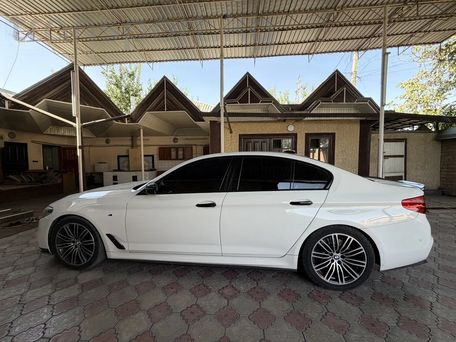 BMW 5 Series, 2018 — photo 2