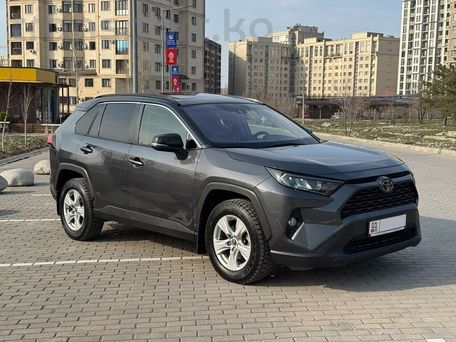 Toyota RAV4, 2019 — фото 1