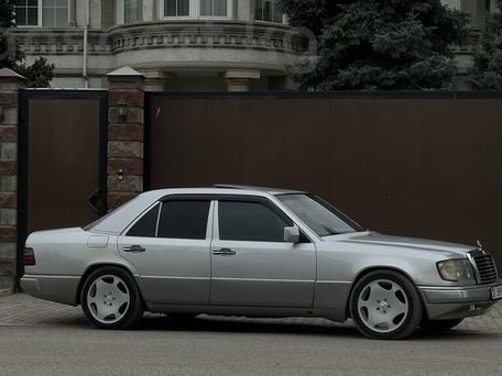 Mercedes-Benz W124, 1993 — photo 4