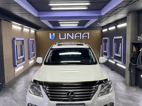 Lexus LX, 2011