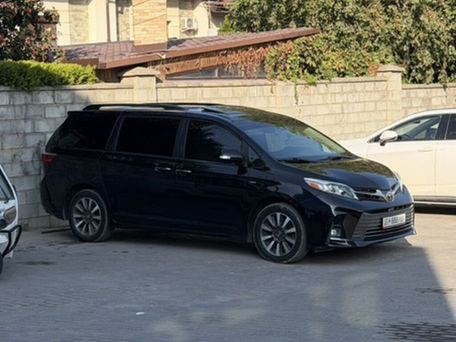 Toyota Sienna, 2019 — фото 3