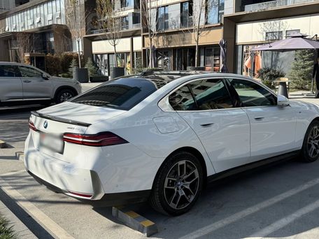 BMW i5, 2023 — сүрөт 4
