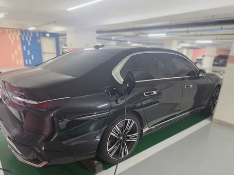 BMW i7, 2023 — фото 3