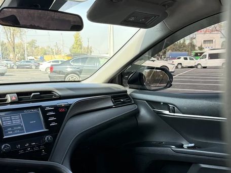Toyota Camry, 2018 — 照片 9
