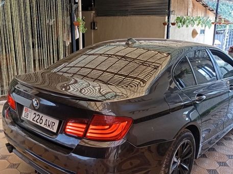 BMW 5 серии, 2011 — 照片 11