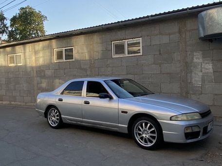 Nissan Skyline, 1998 — 照片 1