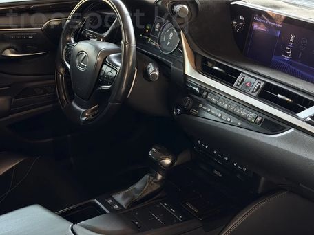 Lexus ES, 2019 — 照片 6