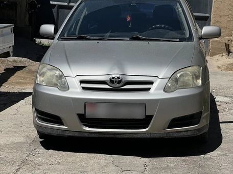 Toyota Corolla, 2004 — 照片 1