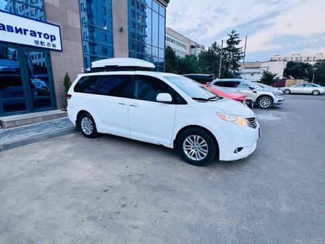 Toyota Sienna, 2011 — 照片 6