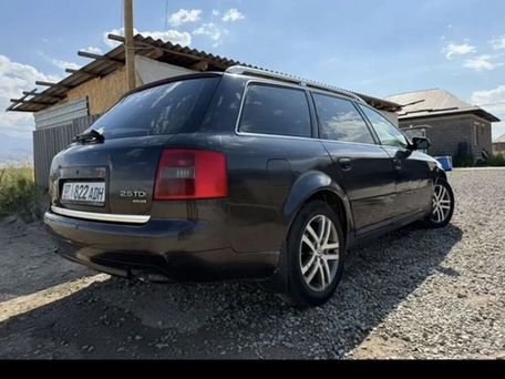 Audi A6, 2002 — 照片 1