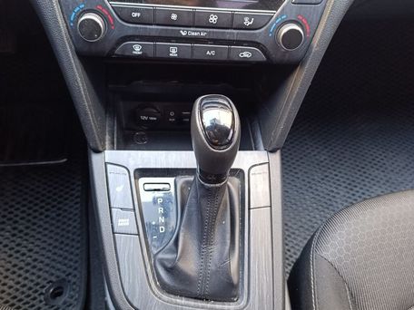 Hyundai Elantra, 2017 — 照片 15