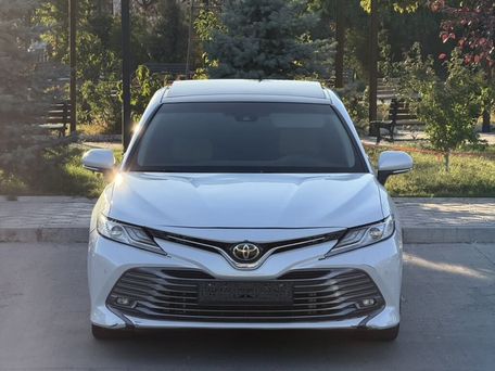 Toyota Camry, 2019 — 照片 1