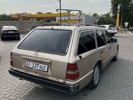 Mercedes-Benz W124, 1990 — 照片 6