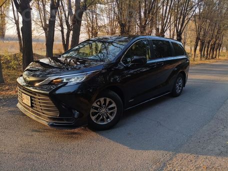 Toyota Sienna, 2021 — photo 2