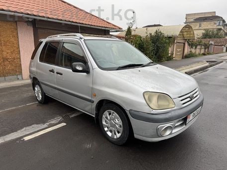 Toyota Raum, 1997
