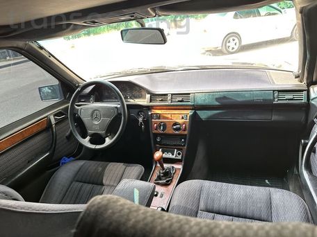 Mercedes-Benz 220 (W187), 1993 — сүрөт 10