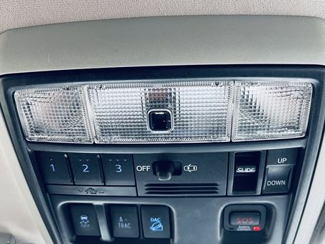 Toyota 4Runner, 2018 — фото 19