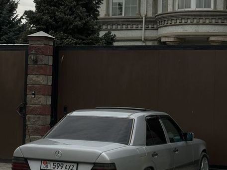Mercedes-Benz W124, 1993 — photo 10
