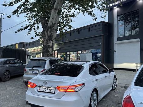 Toyota Camry, 2018 — 照片 6