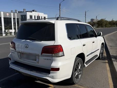 Lexus LX, 2010 — photo 2