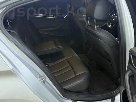 BMW 5 серии, 2019 — 照片 8