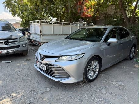 Toyota Camry, 2020 — photo 1
