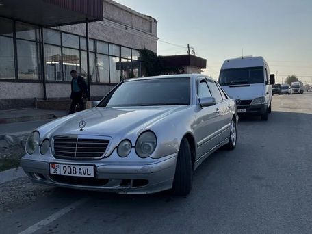 Mercedes-Benz E-Class, 2002 — photo 2