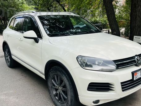 Volkswagen Touareg, 2010 — фото 1