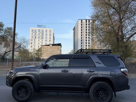 Toyota 4Runner, 2020 — photo 7