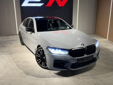 BMW 5 серии, 2018 — 照片 2