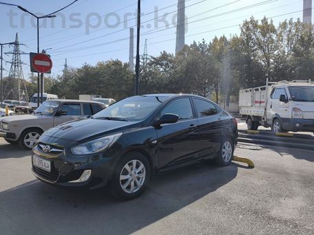 Hyundai Solaris, 2011 — 照片 2