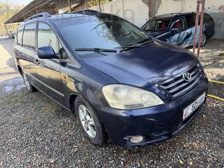 Toyota Avensis Verso, 2003 — сүрөт 2