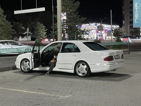 Mercedes-Benz E-Класс, 2000 — фото 1