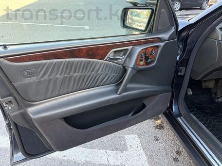 Mercedes-Benz E-Class, 1999 — сүрөт 5
