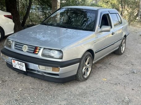 Volkswagen Vento, 1993 — 照片 3