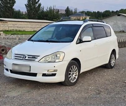 Toyota Avensis Verso, 2004 — photo 2