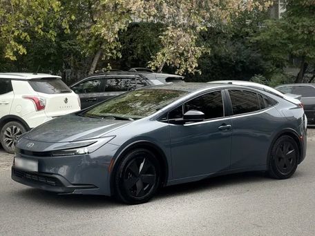 Toyota Prius v (+), 2023 — сүрөт 1