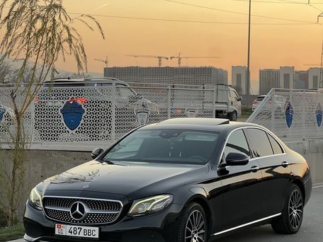 Mercedes-Benz E-Class, 2017 — photo 1