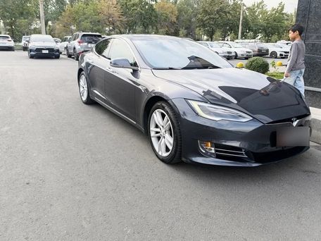 Tesla Model S, 2012