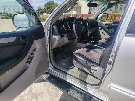 Toyota 4Runner, 2003 — photo 8