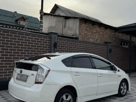 Toyota Prius, 2010 — 照片 1